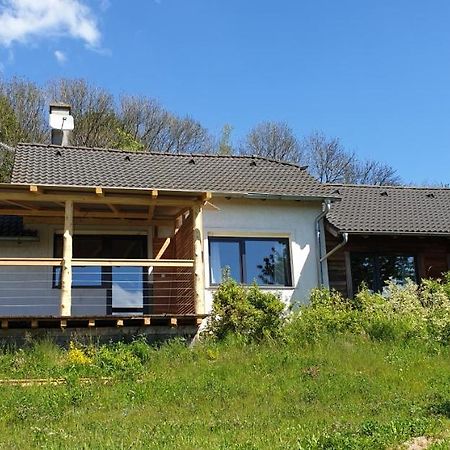 Apartman Nezichov Touzim Luaran gambar
