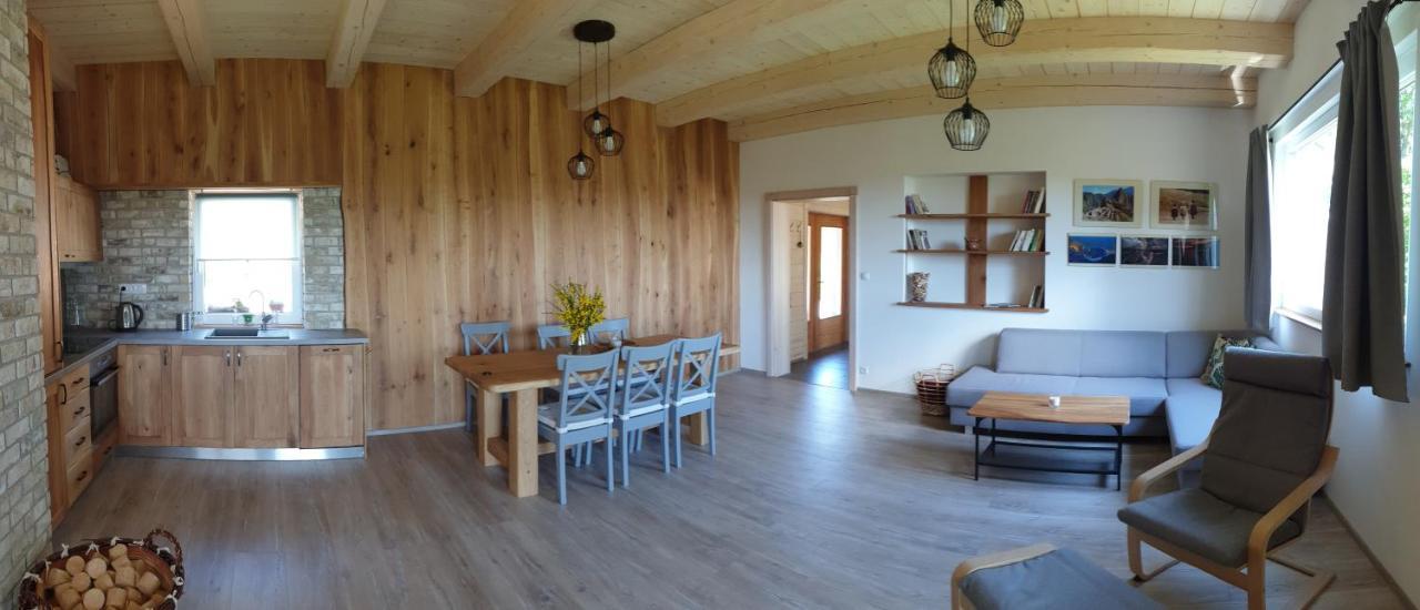 Apartman Nezichov Touzim Luaran gambar