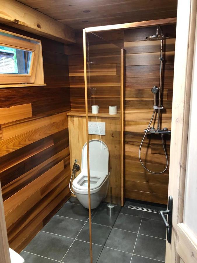 Apartman Nezichov Touzim Luaran gambar